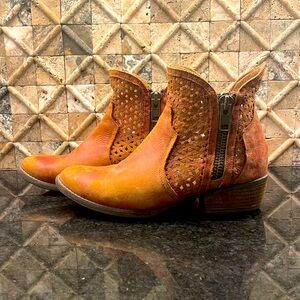 Circle G Cut Out Booties Shoes Ankle Boots Red Distressed US10